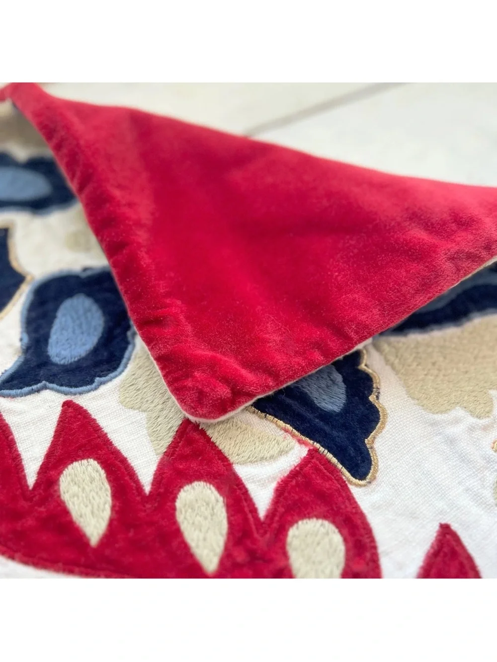1 Williams Sonoma Izlara Floral Applique Throw Pillow Cover 20